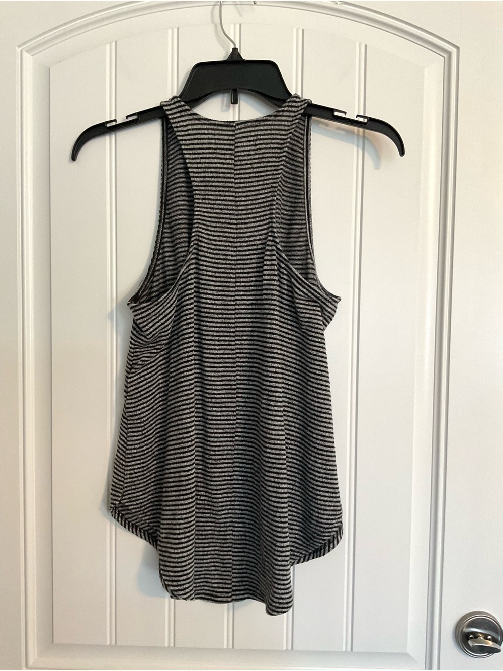Abercrombie & Fitch Women’s Racerback Black and Grey Striped Tank Size Medium - Picture 4 of 8